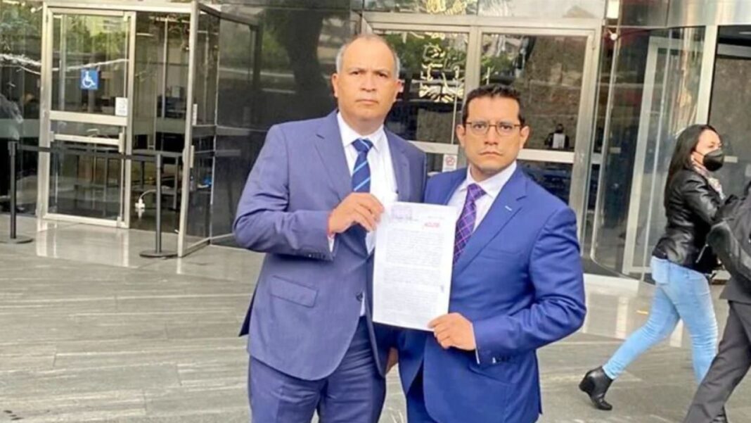 El ex director de Pemex, Carlos Treviño y su abogado Óscar Augusto Zamudio Campos